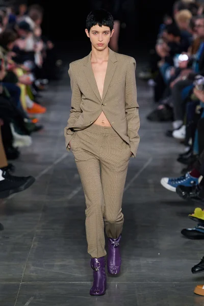 Look 24